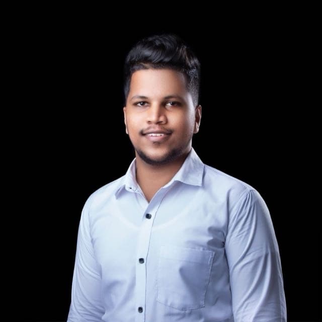 Ramath Manjitha, founder of TravelLogBook